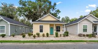 Historic Downtown Living – 3 Bed / 2 Bath Home Gallery 1