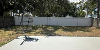 4 Bedroom / 2 Bath House Gallery 29