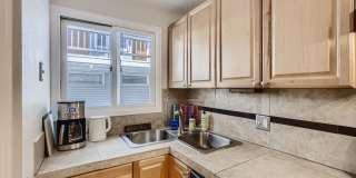 Lovely Pearl St. Condo 1 BDR/1 BA Downtown Boulder Gallery 13