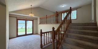 3 Bedroom Home in Shoreview Gallery 1