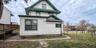 **For Lease: 908 E 31st St – Spacious 5‑Bedroom Historic Home in Central Kansas City** Gallery 4