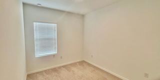 Like new 3/2.5 Townhome Gallery 18