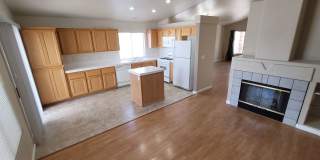 Beautiful Single Story Summerlin Home on a corner lot. Gallery 12