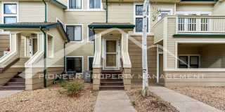 Spacious Townhouse with Washer/Dryer and Central AC Gallery 1