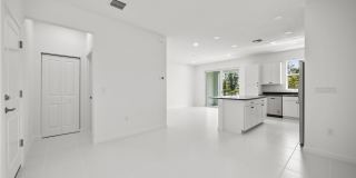 4520 Longwood Lake Square Gallery 7