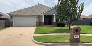 A Very Beautiful and Spacious 3 Bedroom 2 Bath Home in Yukon Public Schools Gallery 1