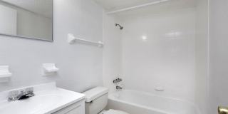 Royal Estates Gallery 81