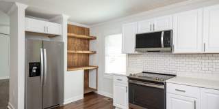 2 Bed, 1 Bath Home in Downtown Greenville Available Gallery 4