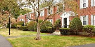 25 Captain Parker Arms Gallery 1