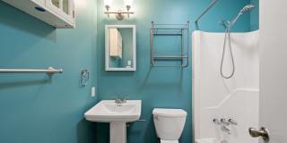 Beautiful 3 Bed 1 Bath Home in Lakewood with Finished Basement Area and Fenced Back Yard!! Gallery 11