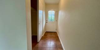 Gresham Duplex with Private Yard and a Single Car Garage! Gresham Station! Gallery 3