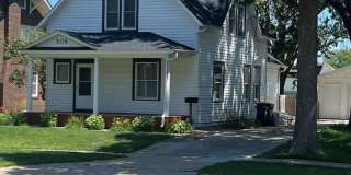 Spacious Home near downtown Pella! Gallery 1