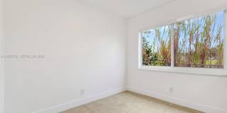 407 SE 9th Court Gallery 18