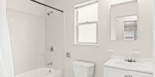 Recently Remodeled 1 Bedroom Duplex Unit Looking for a new tenant! Gallery 12