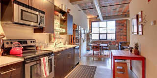718 Washington Avenue N Gallery 1