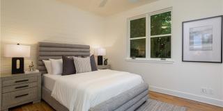 2217 Laurel Gallery 19