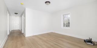 1729 Mary Street Gallery 3