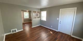 136 North Everett Avenue Gallery 4