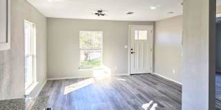 Beautifully Remodeled 3/1.5 Home in Historic Denver Heights with Modern Upgrades and a Park‑Like Backyard. Gallery 4