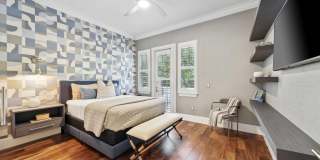 1028 Bay Street Gallery 47