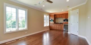 123 Maple Avenue Gallery 6