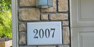 4 Bedroom 3.5 Bathroom Duplex Gallery 3