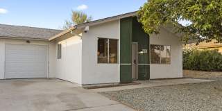 1992 West Oakland Avenue Gallery 1