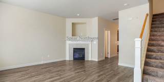 Freshly Remodeled 3-Story Townhome in a Gated Community — Blocks to MAX & Gresham Station Gallery 5