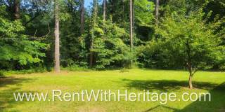 GREAT HOME / 3 BEDROOMS AND BONUS ROOM / GREAT LOCATION /  PRIVATE FENCED YARD Gallery 38