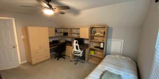 Room in 4 Bedroom Home at Daingerfield Dr Gallery 32