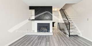 Spacious Townhouse with Central AC and Washer/Dryer Spacious Townhouse with Central AC and Washer/Dryer Gallery 4