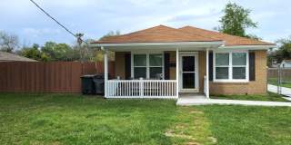 Adorable Cottage Rental Gallery 1