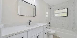 1608 Henry Avenue Gallery 5