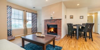 Oak Tree Park Apartments Gallery 4
