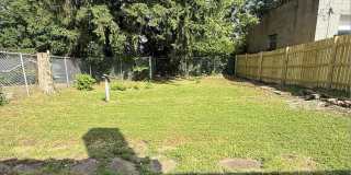 Adorable 3 Bedroom, 2 Bathroom Home with Garage & Off-Street Parking Gallery 22