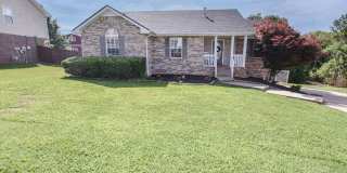 Pet Friendly Three Bedroom! Gallery 1