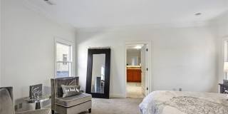1930 Wildwood Place NE Gallery 14