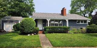 125 LAKEDALE Drive Gallery 1