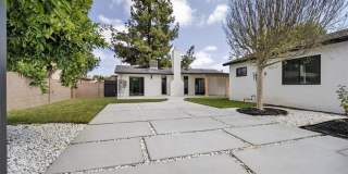 7055 Fallbrook Avenue Gallery 40