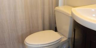 2 Bedroom Home-Downtown Gallery 14