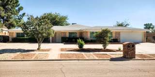 Spacious Golf Course Adjacent Single Level Horizon Home With Refrigerated Air Located In Quiet Neighborhood Gallery 1
