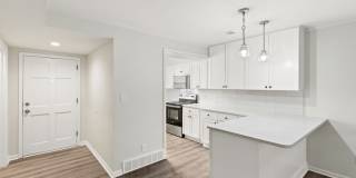 187 S. Eagle Creek Gallery 1