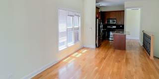 2328 N Greenview Gallery 12