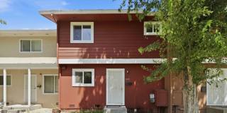 FULLY REMODELED 3-BEDROOM TOWNHOME – AVAILABLE NOW Gallery 1