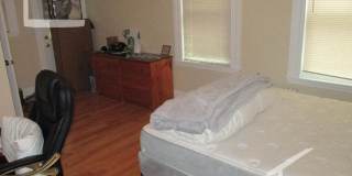 Nicely renovated 3 bed unit with in-unit laundry. Gallery 5