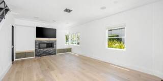 107 Flores Street Gallery 5