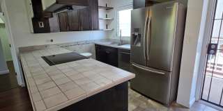Colonnade on the Greens - 3 bedroom, 2 bath unit with 2 tandem parking. Gallery 6