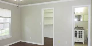 Beautiful Updated Two Story Townhouse In GREAT LOCATION Gallery 23