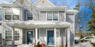 412 Hampton Court Gallery 1