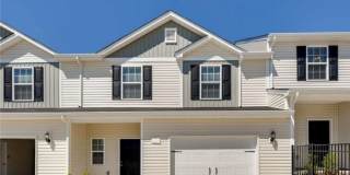 Lovely 3 bedroom/2.5 bath townhome Gallery 1